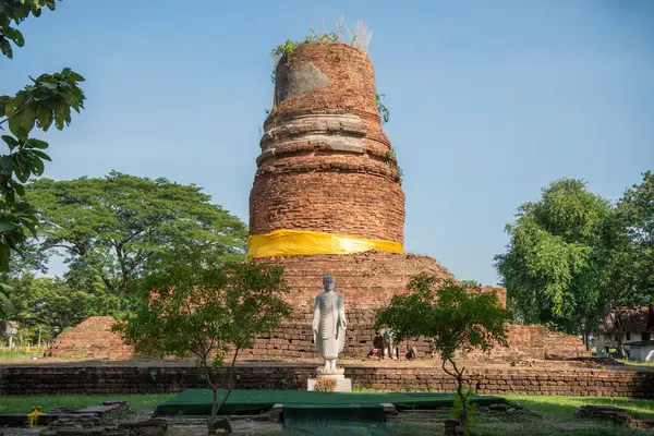 Wat Aranyik 'teki Chedi harabeleri. Tayland' ın Phitsanulok kenti. Tayland, Phitsanulok, 30 Kasım 2024.