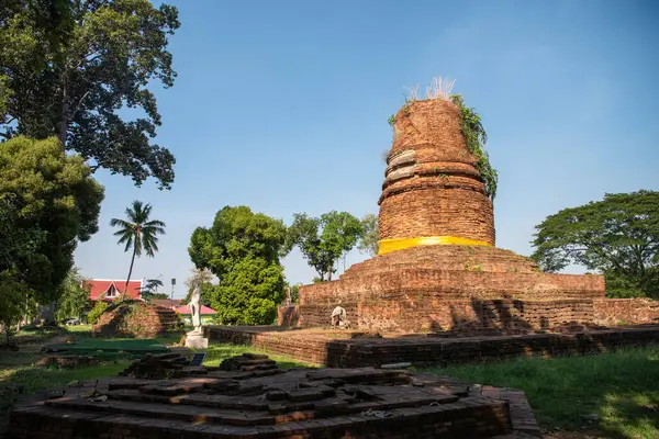Wat Aranyik 'teki Chedi harabeleri. Tayland' ın Phitsanulok kenti. Tayland, Phitsanulok, 30 Kasım 2024.