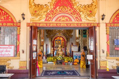 Uttaradit şehrindeki Wat Tha Thanon 'un içindeki Buda Tayland' ın Uttaradit şehrinde. Tayland, Uttaradit, 26 Kasım 2024.