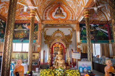 Uttaradit şehrindeki Wat Tha Thanon 'un içindeki Buda Tayland' ın Uttaradit şehrinde. Tayland, Uttaradit, 26 Kasım 2024.