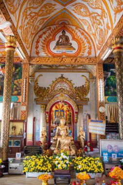 Uttaradit şehrindeki Wat Tha Thanon 'un içindeki Buda Tayland' ın Uttaradit şehrinde. Tayland, Uttaradit, 26 Kasım 2024.