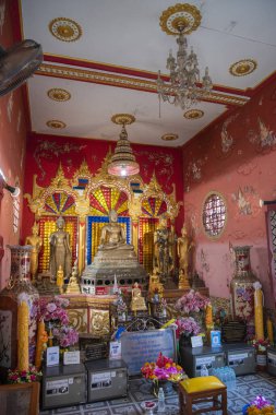 Uttaradit şehrindeki Wat Tha Thanon 'un içindeki Buda Tayland' ın Uttaradit şehrinde. Tayland, Uttaradit, 26 Kasım 2024.