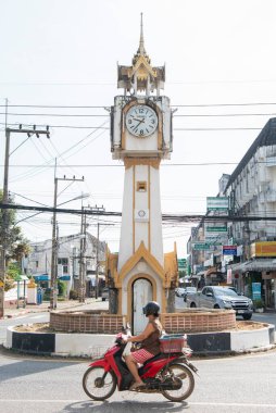 Uttaradit 'in başkenti Tayland' ın Uttaradit şehrindeki Saat Kulesi 'nde. Tayland, Uttaradit, 26 Kasım 2024.