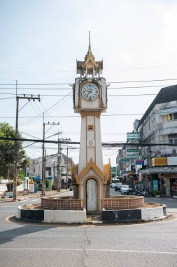 Uttaradit 'in başkenti Tayland' ın Uttaradit şehrindeki Saat Kulesi 'nde. Tayland, Uttaradit, 26 Kasım 2024.