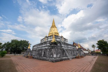 Wat Phra Borommathat Thung Yang Tayland 'ın Uttaradit şehrinin yakınlarında. Tayland, Uttaradit, 26 Kasım 2024.