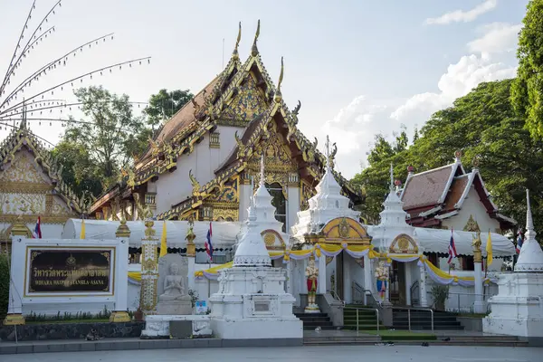 Wat Phra Thaen Sila Tayland 'ın Uttaradit şehrinin yakınlarında. Tayland, Uttaradit, 26 Kasım 2024.