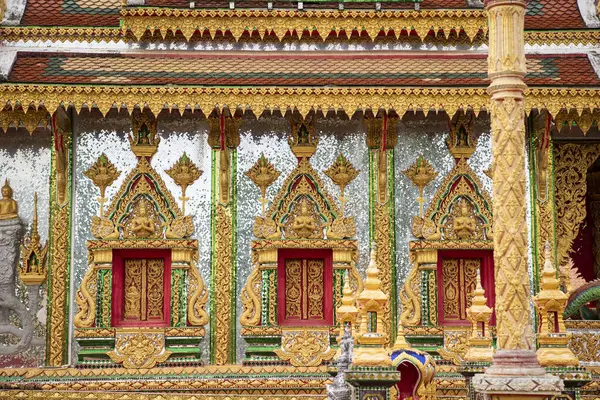 Wat Hong Sung, Tayland 'ın Uttaradit iline bağlı Uttaradit şehrinin yakınlarında. Tayland, Uttaradit, 27 Kasım 2024.