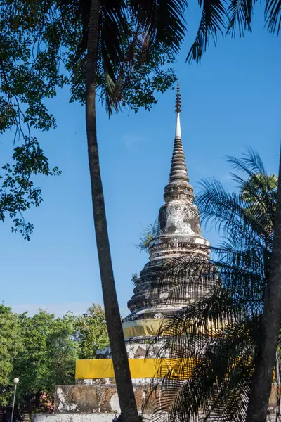 Wat Phra Fang, Tayland 'ın Uttaradit ilindeki Uttaradit şehrinin yakınlarında. Tayland, Uttaradit, 28 Kasım 2024.