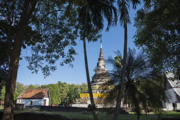 Wat Phra Fang, Tayland 'ın Uttaradit ilindeki Uttaradit şehrinin yakınlarında. Tayland, Uttaradit, 28 Kasım 2024.