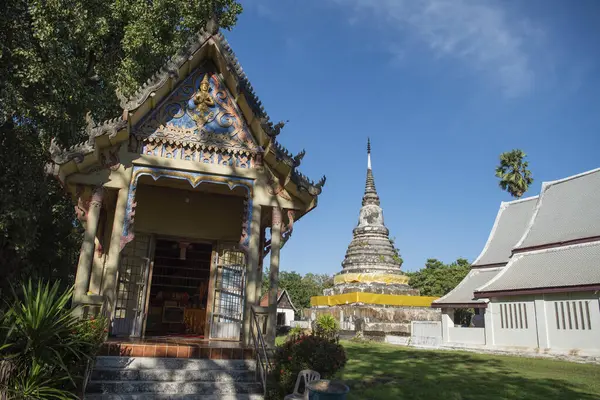 Wat Phra Fang, Tayland 'ın Uttaradit ilindeki Uttaradit şehrinin yakınlarında. Tayland, Uttaradit, 28 Kasım 2024.