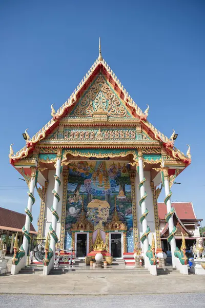 Wat Ban Kaeng Tai Tron 'da Uttaradit şehri yakınlarında, Tayland' ın Uttaradit kentinde. Tayland, Uttaradit, 28 Kasım 2024.