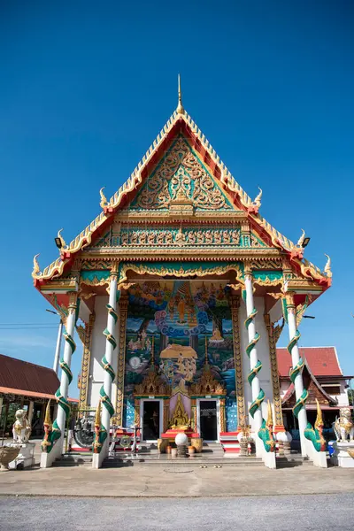 Wat Ban Kaeng Tai Tron 'da Uttaradit şehri yakınlarında, Tayland' ın Uttaradit kentinde. Tayland, Uttaradit, 28 Kasım 2024.