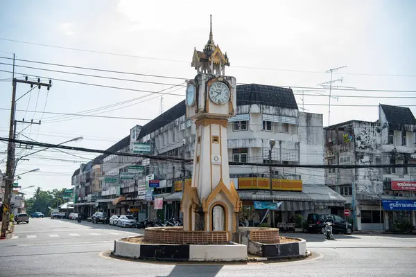 Uttaradit 'in başkenti Tayland' ın Uttaradit şehrindeki Saat Kulesi 'nde. Tayland, Uttaradit, 26 Kasım 2024.