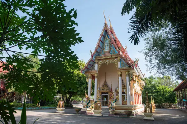 Wat Khung Taphao, Tayland 'ın Uttaradit iline bağlı Uttaradit şehrinin yakınlarında. Tayland, Uttaradit, 26 Kasım 2024.