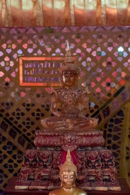 Wat Phra 'da Buda figürü Chom Chaeng Phrae şehrinde ve Kuzey Tayland' da Phrae ilinde. Tayland, Phrae, Kasım, 23, 2024.