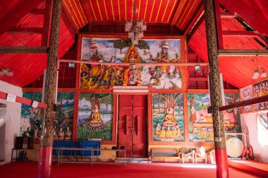 Phrae şehrindeki Chom Chaeng ve Kuzey Tayland 'daki Phrae şehrindeki Wat Phra' nın içinde. Tayland, Phrae, Kasım, 23, 2024.