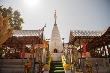 Phrae şehri ve Kuzey Tayland 'daki Phrae ili yakınlarındaki Wat Phra Doi Leng' de Chedi. Tayland, Phrae, Kasım, 23, 2024.