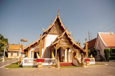 Phrae şehri ve Kuzey Tayland Phrae ili yakınlarında Wat Sung Men. Tayland, Phrae, Kasım, 23, 2024.