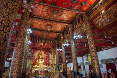 Phrae şehri ve Kuzey Tayland 'daki Phrae ili yakınlarındaki Wat Sung Men' in içinde. Tayland, Phrae, Kasım, 23, 2024.