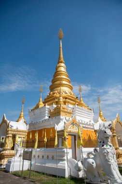 Phrae şehri ve Kuzey Tayland 'ın Phrae ili yakınlarındaki Wat Ban Pong Tha Kham. Tayland, Phrae, Kasım, 23, 2024.