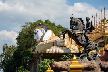 Wat Phra that Suthon Mongkhon Khiri Phrae şehri ve Kuzey Tayland Phrae ili yakınlarında. Tayland, Phrae, Kasım, 23, 2024.