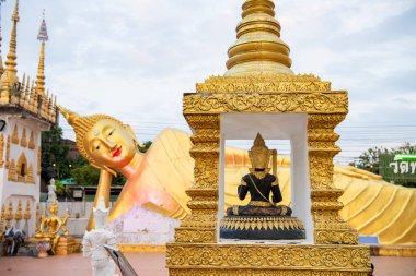 Phrae şehrinde Wat Phong Sunan ve Kuzey Tayland 'da Phrae ili. Tayland, Phrae, Kasım, 23, 2024.