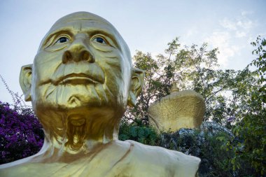 Phrae şehri ve Kuzey Tayland 'daki Phrae ili yakınlarındaki Wat Phra that Inkhang. Tayland, Phrae, 24 Kasım 2024.