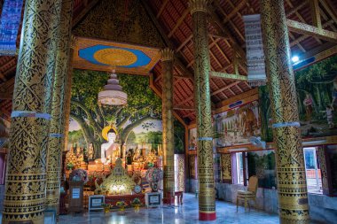 Tayland, Pua: 18 Kasım 2024 - Kuzey Tayland 'ın Nan ilindeki Pua kasabasındaki Wat Phuket Tapınağı.