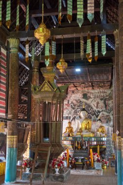 Tayland, Pua: 19 Kasım 2024 - Tayland 'ın Nan ilindeki Wat Rong Ngae kasabasında.