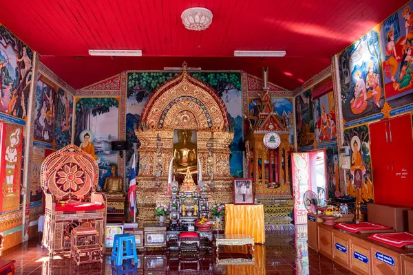 Tayland, Nan: 15 Kasım 2024 - Kuzey Tayland 'ın Nan ilindeki Wat Donkeaw şehrinde.  