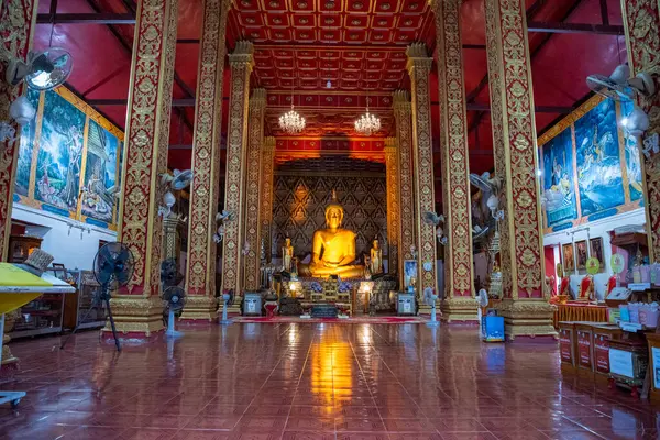  Tayland, Nan: 21 Kasım 2024 - Wat Suan Tan ve Chedi Kuzey Tayland 'da Nan şehrinde. 