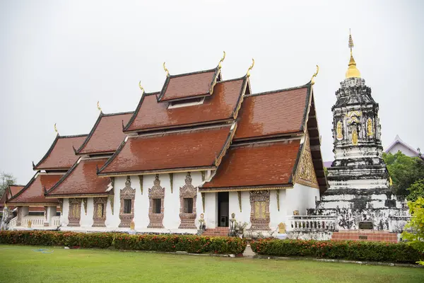  Tayland, Nan: 21 Kasım 2024 - Wat Suan Tan ve Chedi Kuzey Tayland 'da Nan şehrinde. 