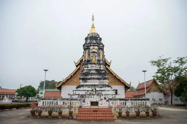  Tayland, Nan: 21 Kasım 2024 - Wat Suan Tan ve Chedi Kuzey Tayland 'da Nan şehrinde. 