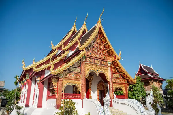 Tayland, Nan: 17 Kasım 2024 - Kuzey Tayland 'ın Nan ilindeki Wat Suan Hom' da Rood.  