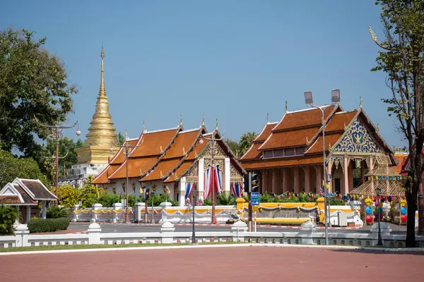 Tayland, Nan: 12 Kasım 2024 - Wat Phra Chang Kham Worawihan Kuzey Tayland 'da Nan şehrinde.  