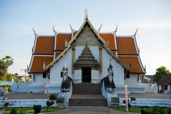 Tayland, Nan: 12 Kasım 2024 - Nan şehrindeki Wat Phumin Kuzey Tayland.  