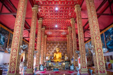 Tayland, Nan: 13 Kasım 2024 - Wat Suan Tan 'ın içinde Chedi ile birlikte Kuzey Tayland' da Nan şehrinde.   
