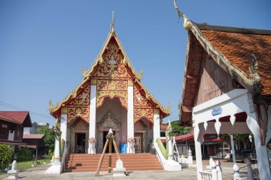 Tayland, Nan: 13 Kasım 2024 - Nan şehrindeki Wat Sri Mongkol, Kuzey Tayland.