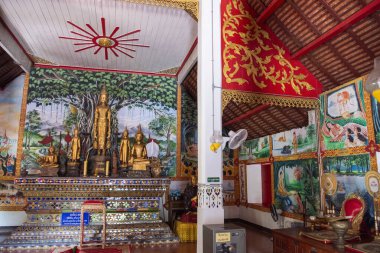Tayland, Nan: 14 Kasım 2024 - Kuzey Tayland 'ın Nan ilindeki Wat Maha Pho şehrinde.  