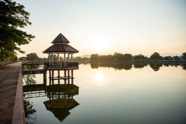 Tayland, Nan: 14 Kasım 2024 - Nan şehrindeki Nong Nam Khrok Gölü Kuzey Tayland.  