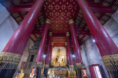 Tayland, Nan: 12 Kasım 2024 - Wat Phra Chang Kham Worawihan Kuzey Tayland 'da Nan şehrinde.  