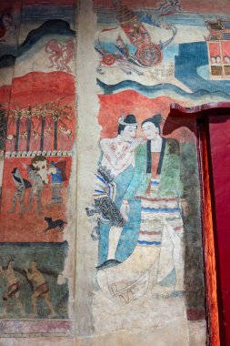 Tayland, Nan: 12 Kasım 2024 - Kuzey Tayland 'da Nan şehrindeki Wat Phumin' de Aşkın Fısıltısı Duvarı.  