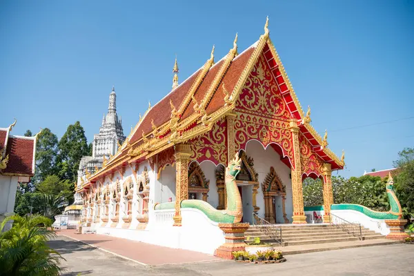 Tayland, Nan, Kasım, 13, 2024 - Wat Suan Tan, Kuzey Tayland 'da Nan şehrinde Chedi ile birlikte.  