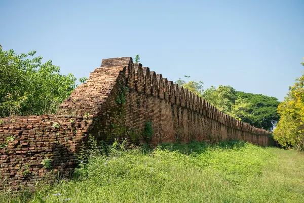Tayland, Nan: 13 Kasım 2024 - Nan şehrinin Nan şehrinin tarihi duvarı, Kuzey Tayland.  