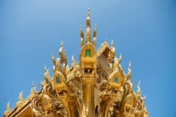 Tayland, Nan: 13 Kasım 2024 - Nan şehrinde Wat Sri Phan Ton, Kuzey Tayland.  