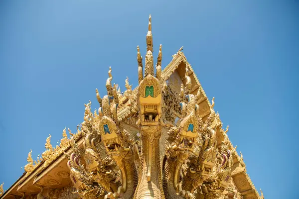 Tayland, Nan: 13 Kasım 2024 - Nan şehrinde Wat Sri Phan Ton, Kuzey Tayland.  