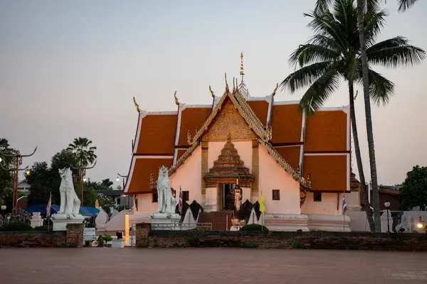 Tayland, Nan: 13 Kasım 2024 - Nan şehrindeki Wat Phumin Kuzey Tayland.