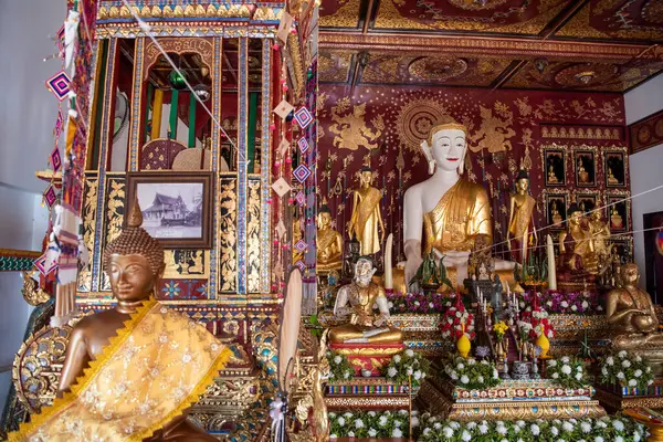 Tayland, Nan: 14 Kasım 2024 - Kuzey Tayland 'ın Nan ilindeki Wat Kukham şehrinde.