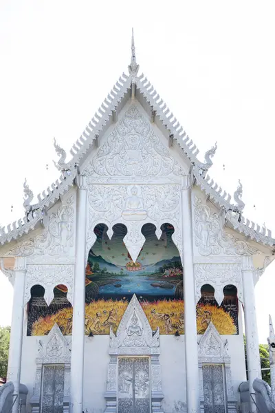 Tayland, Nan: 14 Kasım 2024 - Nan şehrindeki Wat Satharot, Kuzey Tayland.  