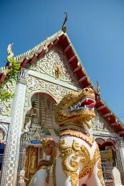 Tayland, Nan: 14 Kasım 2024 - Nan şehrindeki Wat Nam Lom, Kuzey Tayland.  